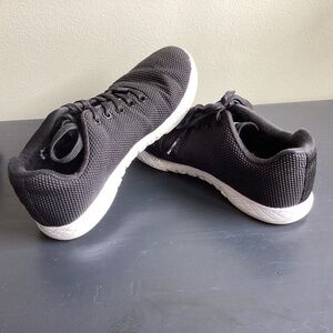 NOBULL ATHLETIC SHOES MENS SIZE 7 and WOMENS SIZE 8.5 BLACK